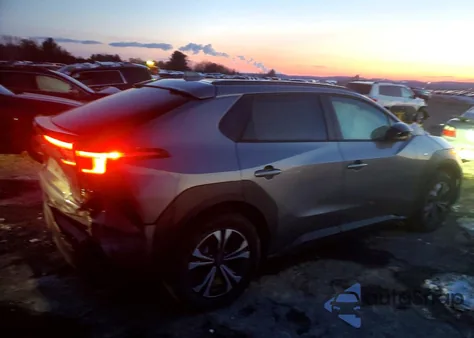 2024 Subaru Solterra Premium z USA, uszkodzony, nr VIN JTMABABA7RA073240